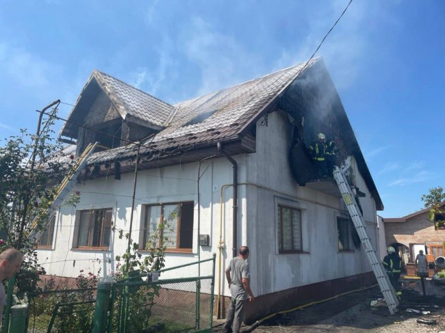 64-річний господар отримав опіки, а його сусід – отруєння чадним газом: деталі пожежі біля Луцька