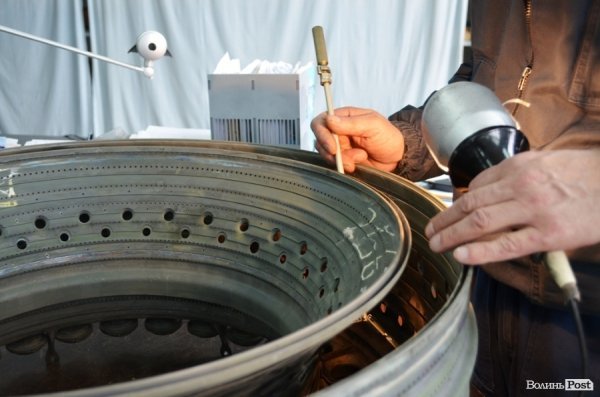 Як у Луцьку ремонтують авіадвигуни. ФОТО