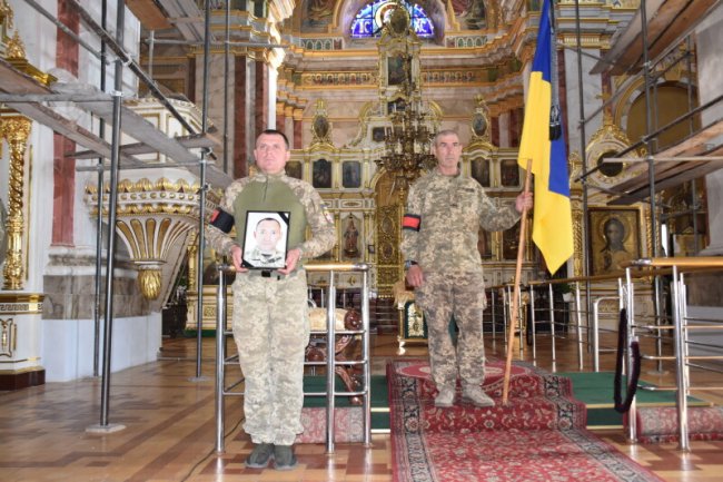 Луцьк у скорботі: поховали воїна Юрія Петровського