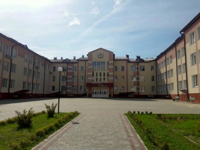 У їдальні нової луцької школи можна розраховуватися банківською карткою*