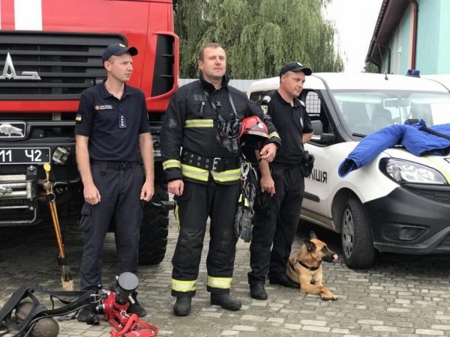Велосипеди та мобільні телефони: на Волині поліцейські та рятувальники здійснювали мрії дітлахів. ФОТО