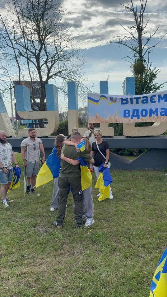 Провів у неволі майже рік: у Луцьку зустріли звільненого з полону Бориса Василенка