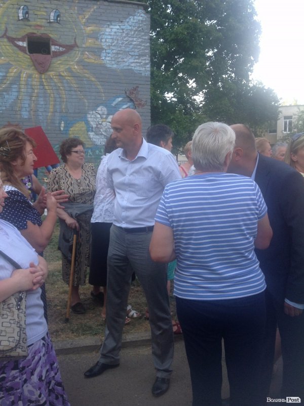 Мешканці ДПЗ давали поради меру Луцька та депутатам щодо облаштування їхніх дворів