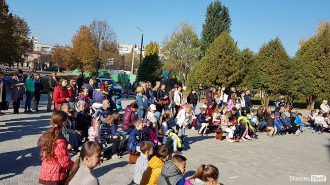 Як у луцькій школі №22 відзначали патріотичне свято. ФОТО