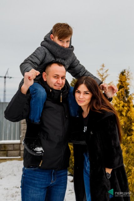 «Якби мали квартиру, одружилися б раніше»: в гостях у Вікторії Доманської та Сергія Стрихарчука. ФОТО*