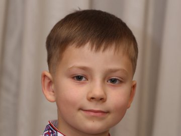 Мріє стати будівельником: волонтери закликають  привітати з днем народження сина волинського «кіборга» 