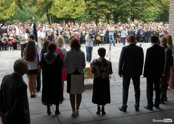 Луцькі депутати Яручик і Ткачук вітали першачків із Днем знань. ФОТО*