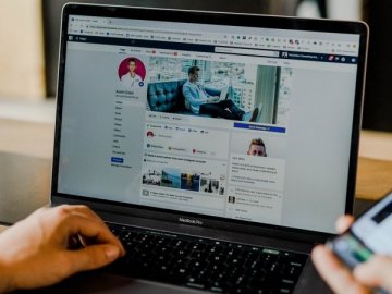 Фейсбук запустив кнопку «помолитися»