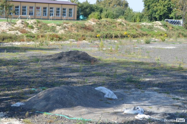 У Рожищі ще цього року хочуть добудувати сучасне футбольне поле