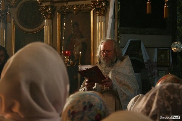 Пасхальна ніч у Луцьку: як святили паски у Покровській церкві. ФОТО