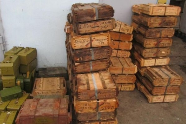 На кордоні затримали терористів, які везли в Україну багато зброї. ФОТО