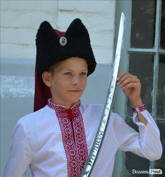 Політика, молитва і шашлик: під Берестечком вшановували річницю битви. ФОТО