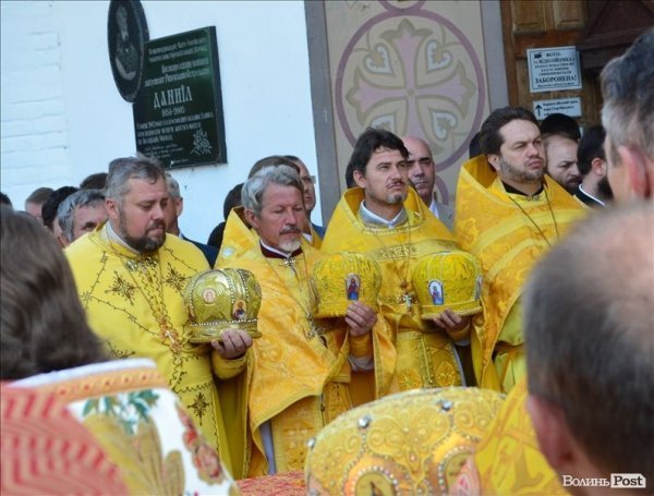 Політика, молитва і шашлик: під Берестечком вшановували річницю битви. ФОТО