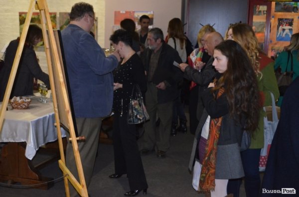 У Луцьку - виставка карикатур на сучасні події в Україні. ФОТО