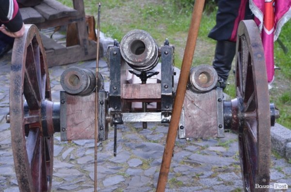 У Луцьку продавали ікони на потреби вояків АТО. ФОТО