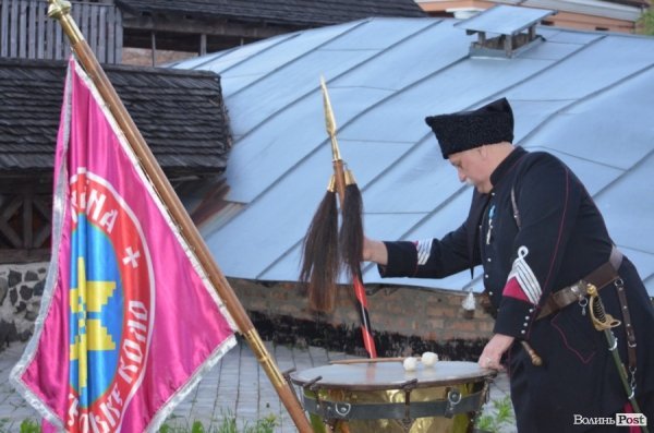 У Луцьку продавали ікони на потреби вояків АТО. ФОТО