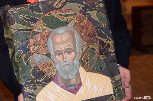 У Луцьку продавали ікони на потреби вояків АТО. ФОТО