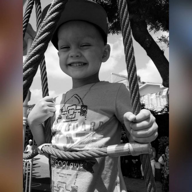 «Чому моє дитятко?» – мама померлого Романа Гальчика