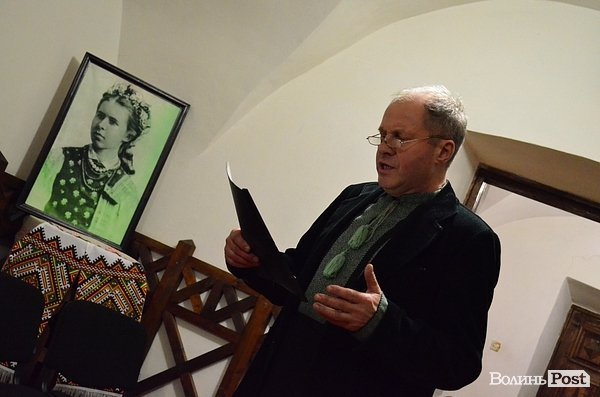 У Луцьку Тетяна Ціхоцька з дітьми співала на День народження Лесі Українки. ФОТО