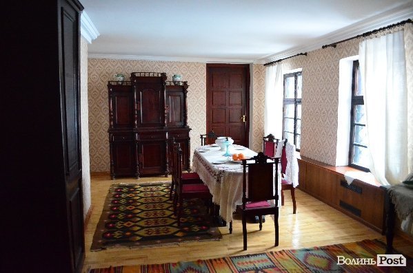 У Луцьку Тетяна Ціхоцька з дітьми співала на День народження Лесі Українки. ФОТО