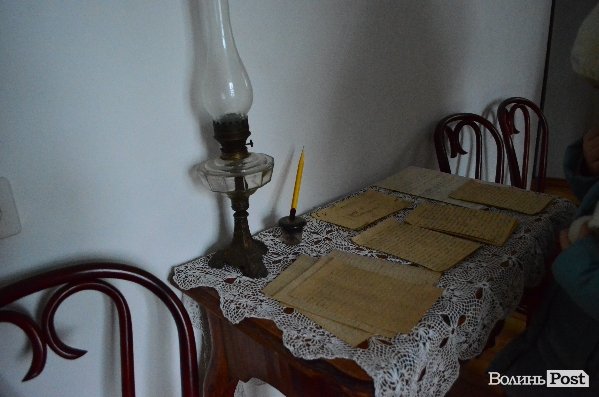 У Луцьку Тетяна Ціхоцька з дітьми співала на День народження Лесі Українки. ФОТО