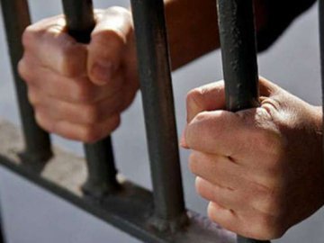 На Волині зловили чоловіка, який погрожував застрелити людей на заправці