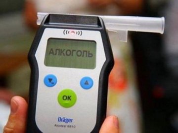 За ніч волинські патрульні виявили 8 п'яних водіїв – двоє хотіли відкупитись