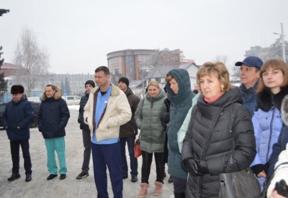 Автопарк лікарні на Волині поповнився двома новими автомобілями. ФОТО