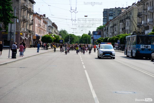 З дітками, собакою та у вишиванках: як лучани провели «Велодень-2019». ФОТО