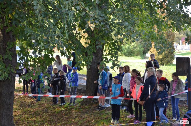 Без призів, але з грамотами: 250 дітей змагалися в луцькому парку. ФОТО