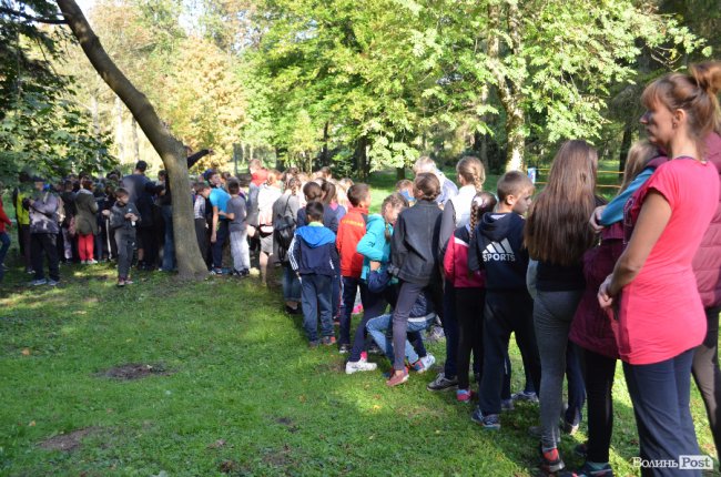 Без призів, але з грамотами: 250 дітей змагалися в луцькому парку. ФОТО