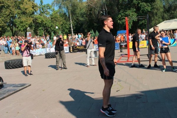 Луцькі патрульні взяли участь у змаганнях з кросфіту. ФОТО