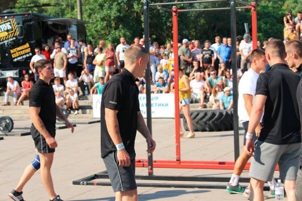 Луцькі патрульні взяли участь у змаганнях з кросфіту. ФОТО