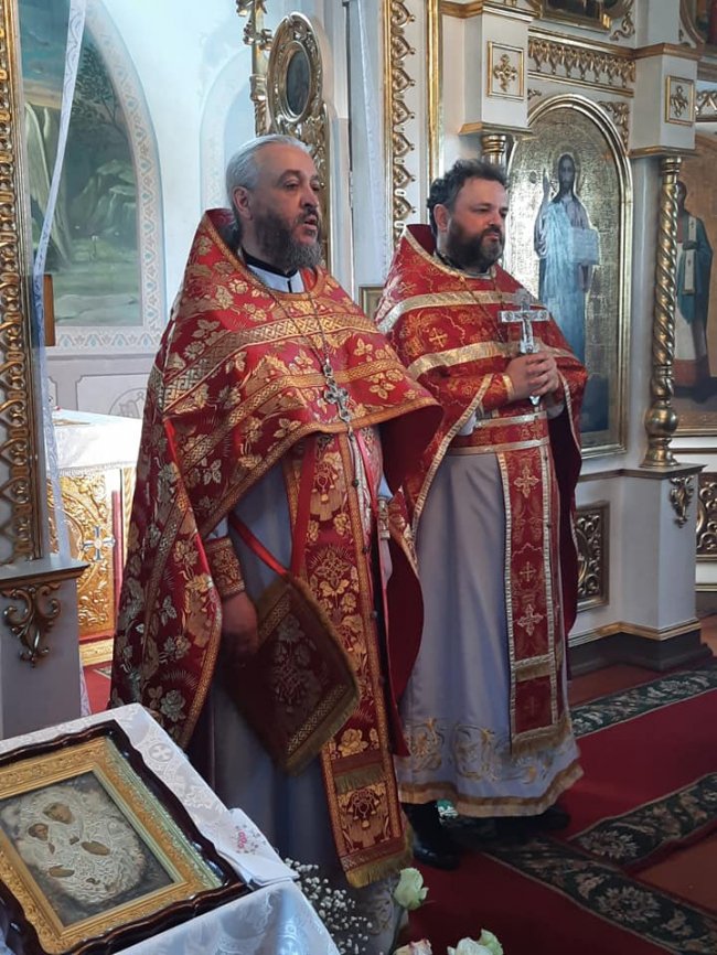 Відомий хірург-священник Валіхновський відправив службу у церкві на Волині. ФОТО