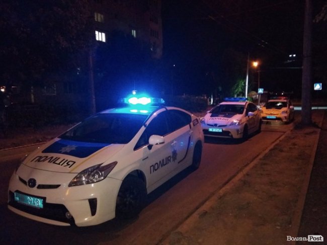 У Луцьку жінка випала з 8-го поверху і впала на дашок під'їзду