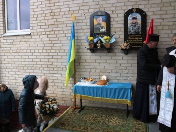 У школі на Волині відкрили меморіальну дошку загиблому Герою Богдану Саку