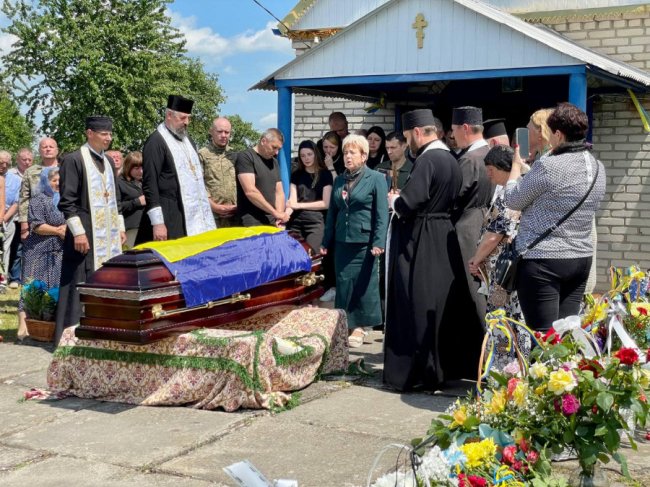 У громаді на Волині попрощалися із двома загиблими Героями