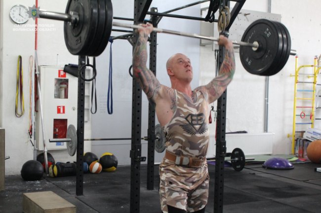 Волинські патрульні візьмуть участь у чемпіонаті зі стронгмену. ФОТО