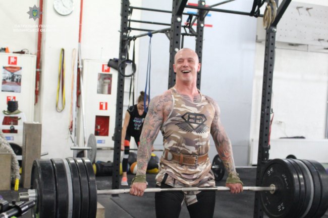 Волинські патрульні візьмуть участь у чемпіонаті зі стронгмену. ФОТО