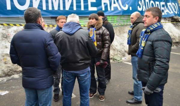 Волинські нардепи вийшли на Євромайдан і обіймалися з Русланою. ФОТО. ДОПОВНЕНО