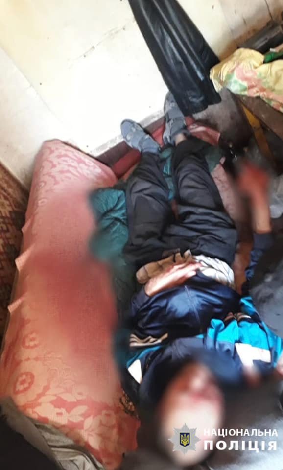 Сусідська різанина: завдяки оператору служби 102 волинські поліцейські затримали нападника, а медики врятували життя пораненому