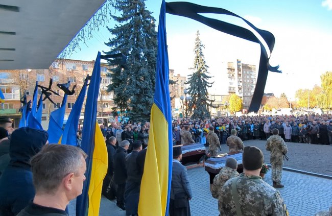 У Ковелі попрощалися з двома Героями Олександром Подліпінським та Романом Рибчуком