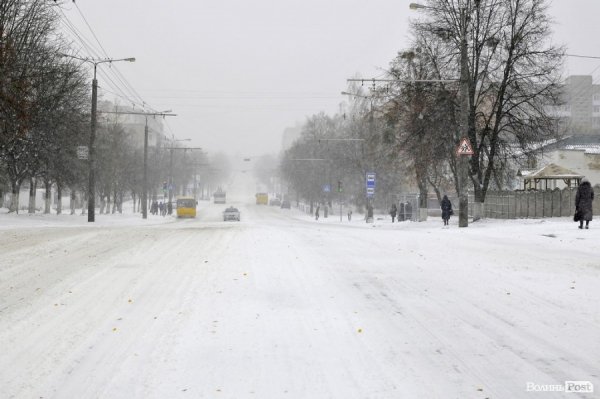 Фото снігу в Луцьку