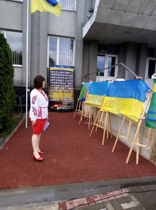 Cтяги з Євромайдану, АТО і ООС: у місті на Волині презентували колекцію прапорів. ФОТО