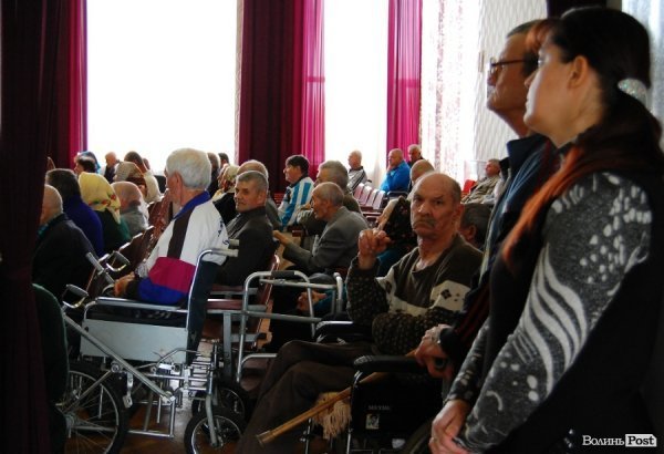 Луцьких ветеранів порадували солодощами