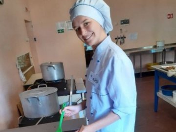 Майбутні кондитери з Волині проходять практику на базі відпочинку в Одесі. ФОТО