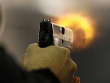 Невідомі розстріляли семеро людей