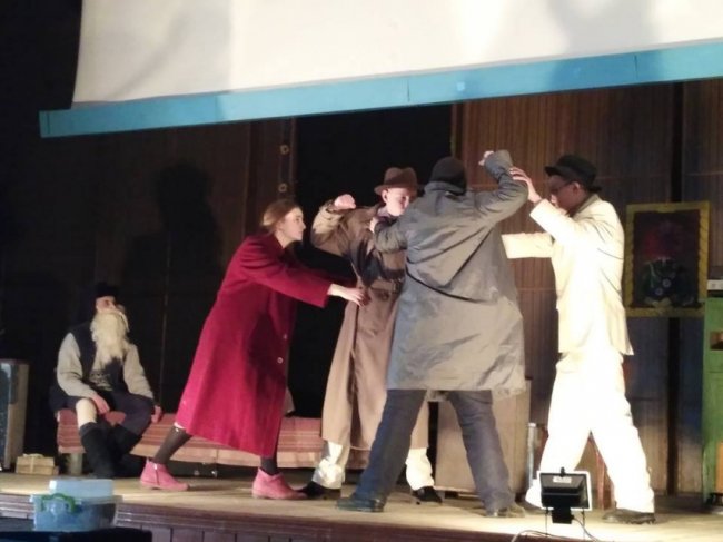 Юнаки з волинської колонії стали акторами драми про війну. ФОТО