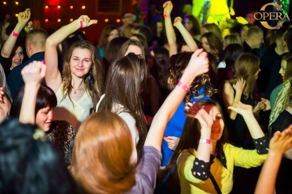 Як у луцьких клубах відгуляли 8 Березня. ФОТО