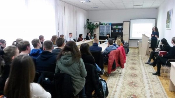 Луцькі волонтери ділились досвідом із учасниками «Волонтерського інкубатора». ФОТО